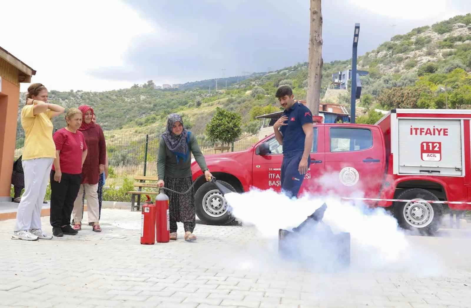 Mersinli kadın üreticilerden yangına karşı tam donanımlı savunma