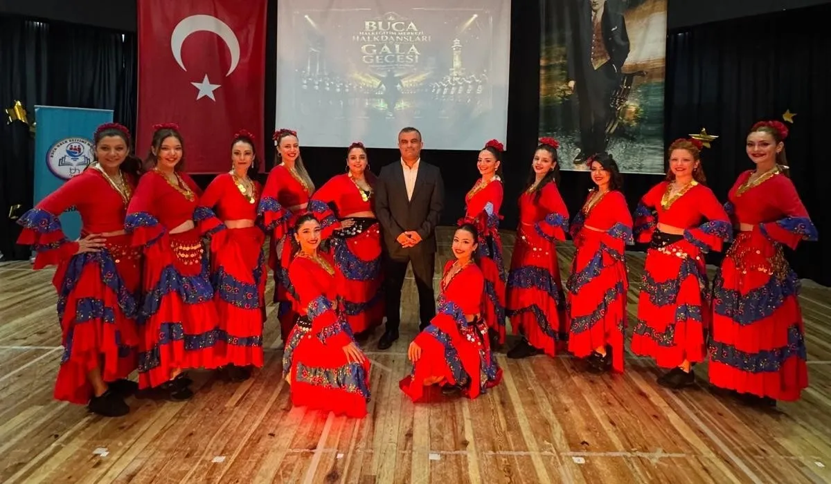Buca’da sanat rüzgarı: Anadolu’nun kadim hikayeleri sahnede hayat buldu