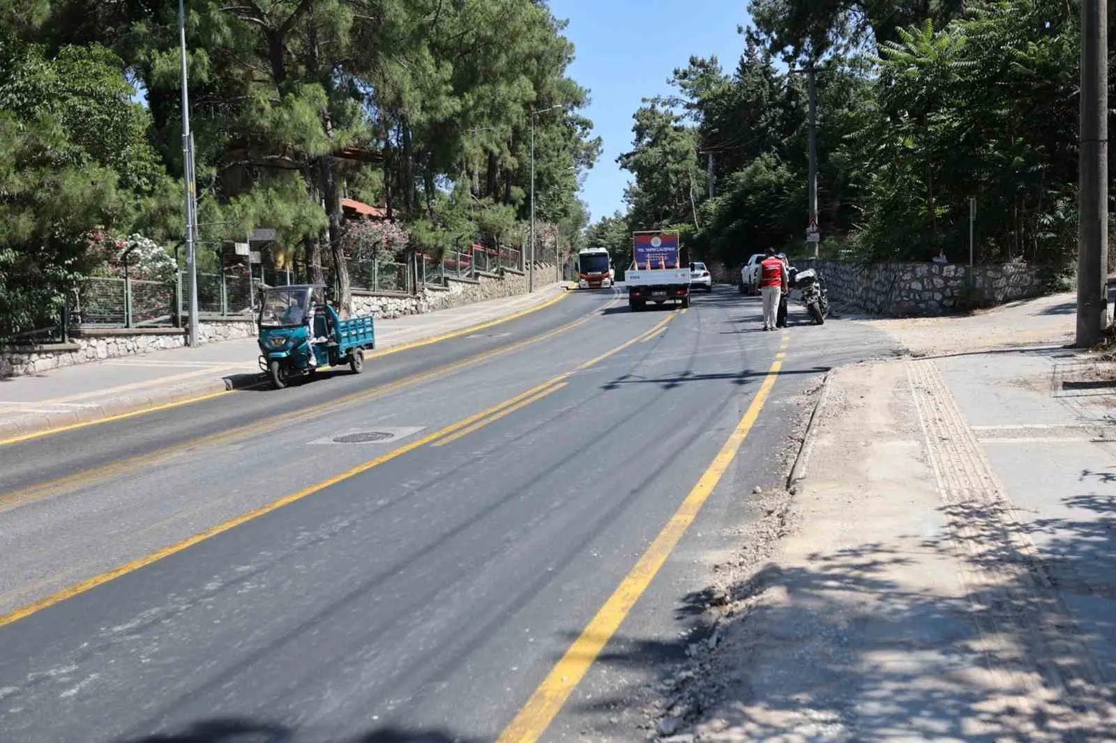 Marmaris yollarında dev bütçeli dönüşüm: 100 milyon liralık yatırım sahaya indi