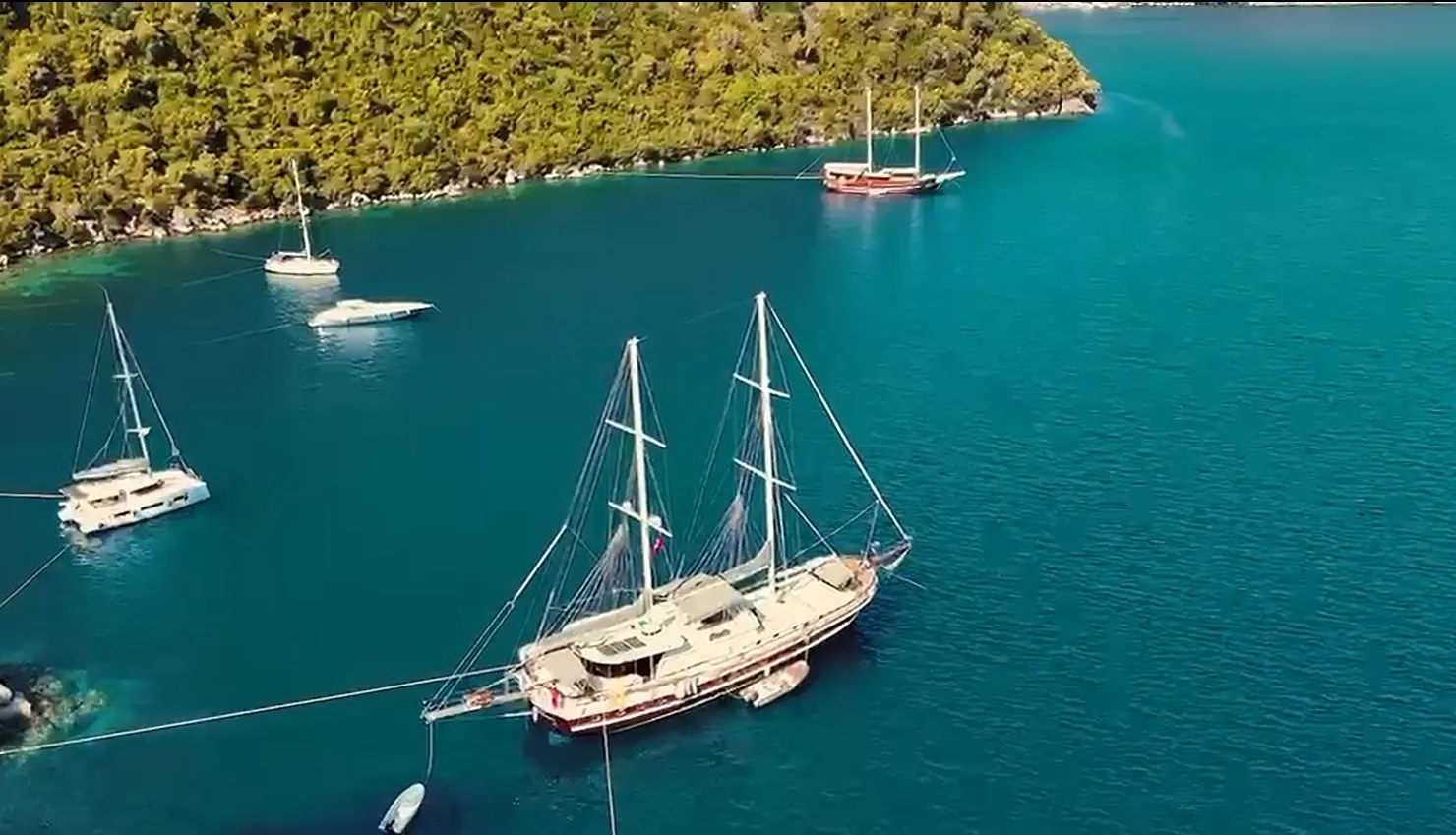 Marmaris’in gizli koylarında kişiye özel tatil dönemi: Lüks yatlar otellere rakip oldu