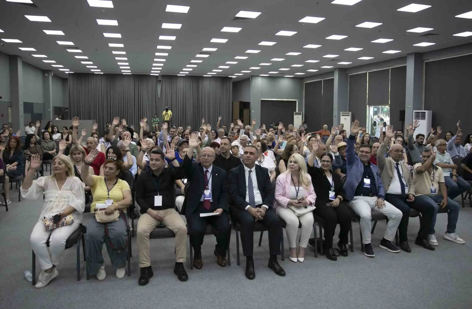 Mersin’de yeni dönem: Kent Konseyi’nin direksiyonuna Demet Şaman Tarlakazan geçti