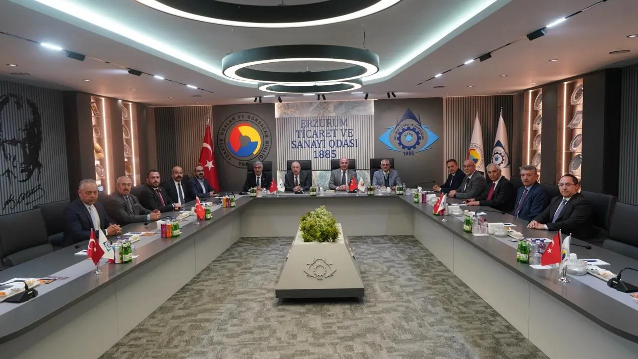 Ümit Özdağ’dan Erzurum’un ticari rotasına mercek: Lojistik üs vurgusu