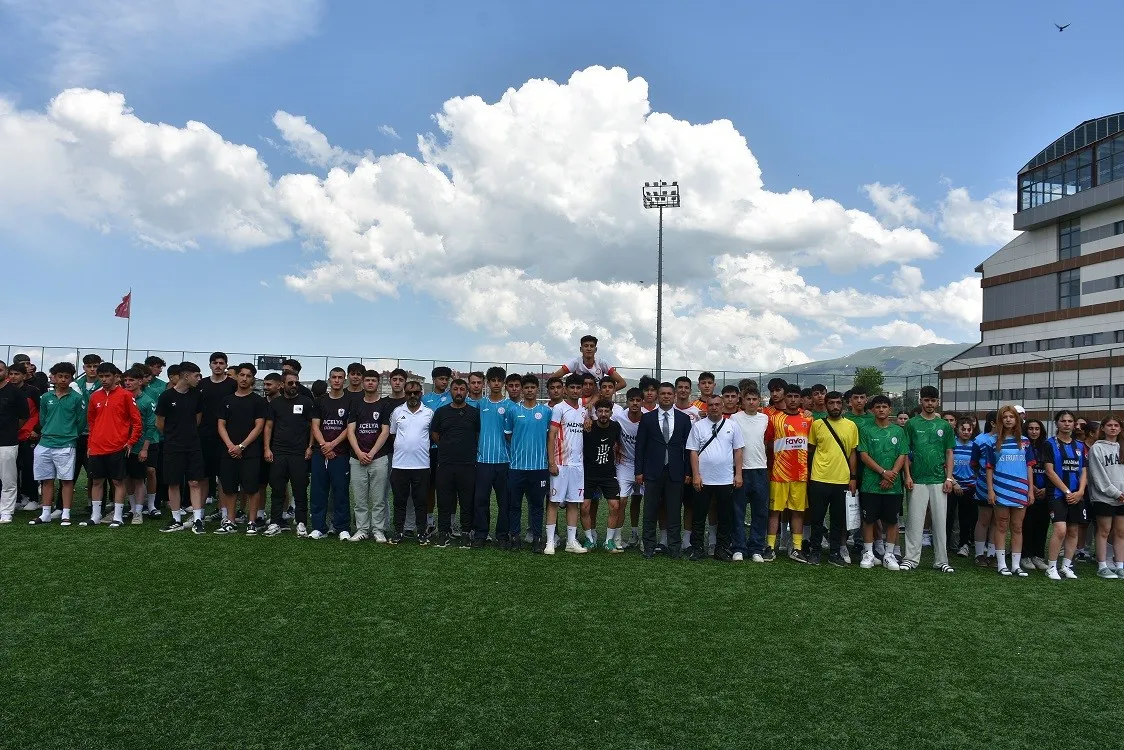 Erzurum’da futbol şöleni: Genç yetenekler Türkiye finalleri için sahaya indi