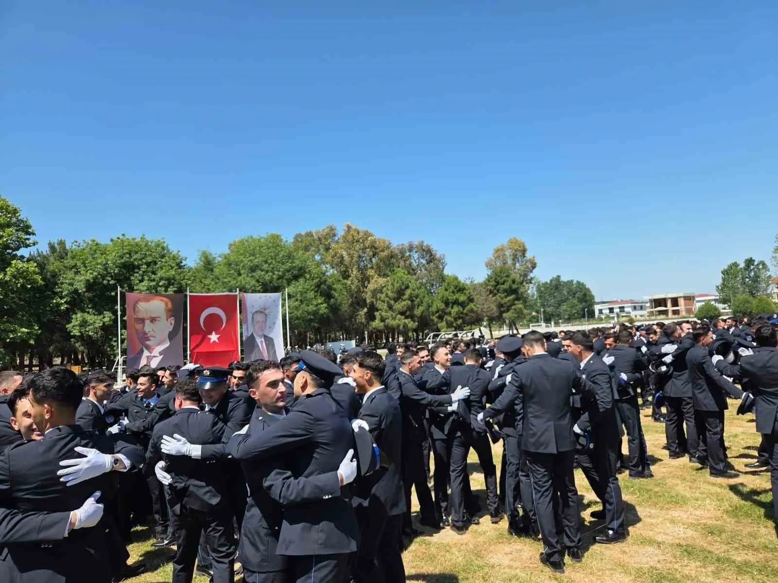 Samsun'da mezuniyet heyecanı: 380 genç polis yemin ederek göreve başladı