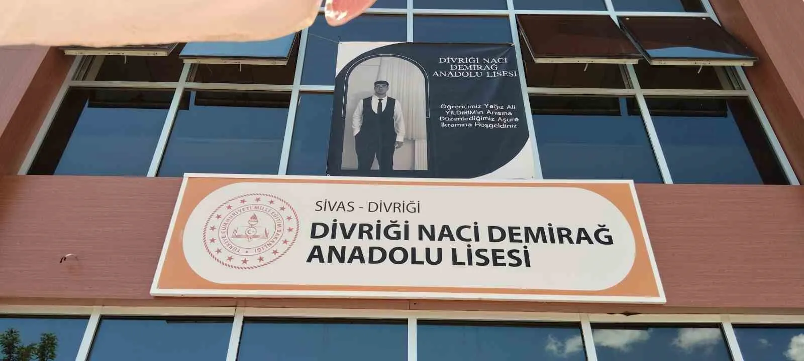 Evlat acısını eğitime dönüştürdüler: Genç Yağız’ın ismi okulunda ölümsüzleşti