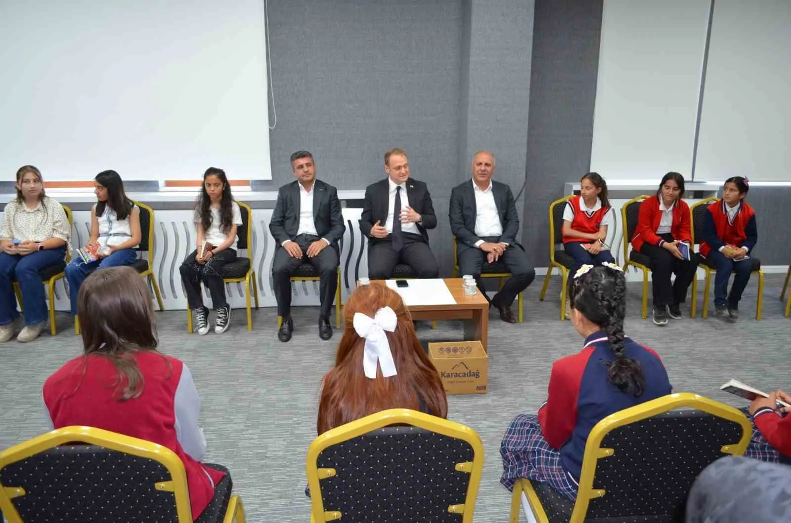 Kaymakam Koşansu gençlerle edebiyatın izini sürdü: Yıldızlara uzanan bir yolculuk