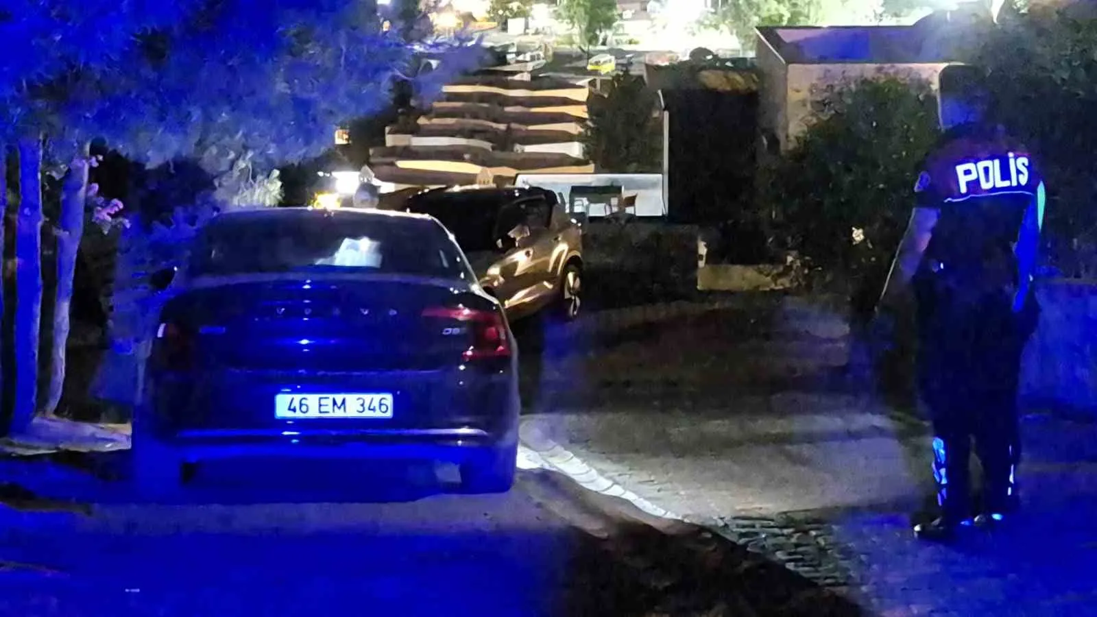 Bodrum'da ehliyetsiz sürücü dehşeti: Polisi ve motosikletliyi yaralayıp kaçtı