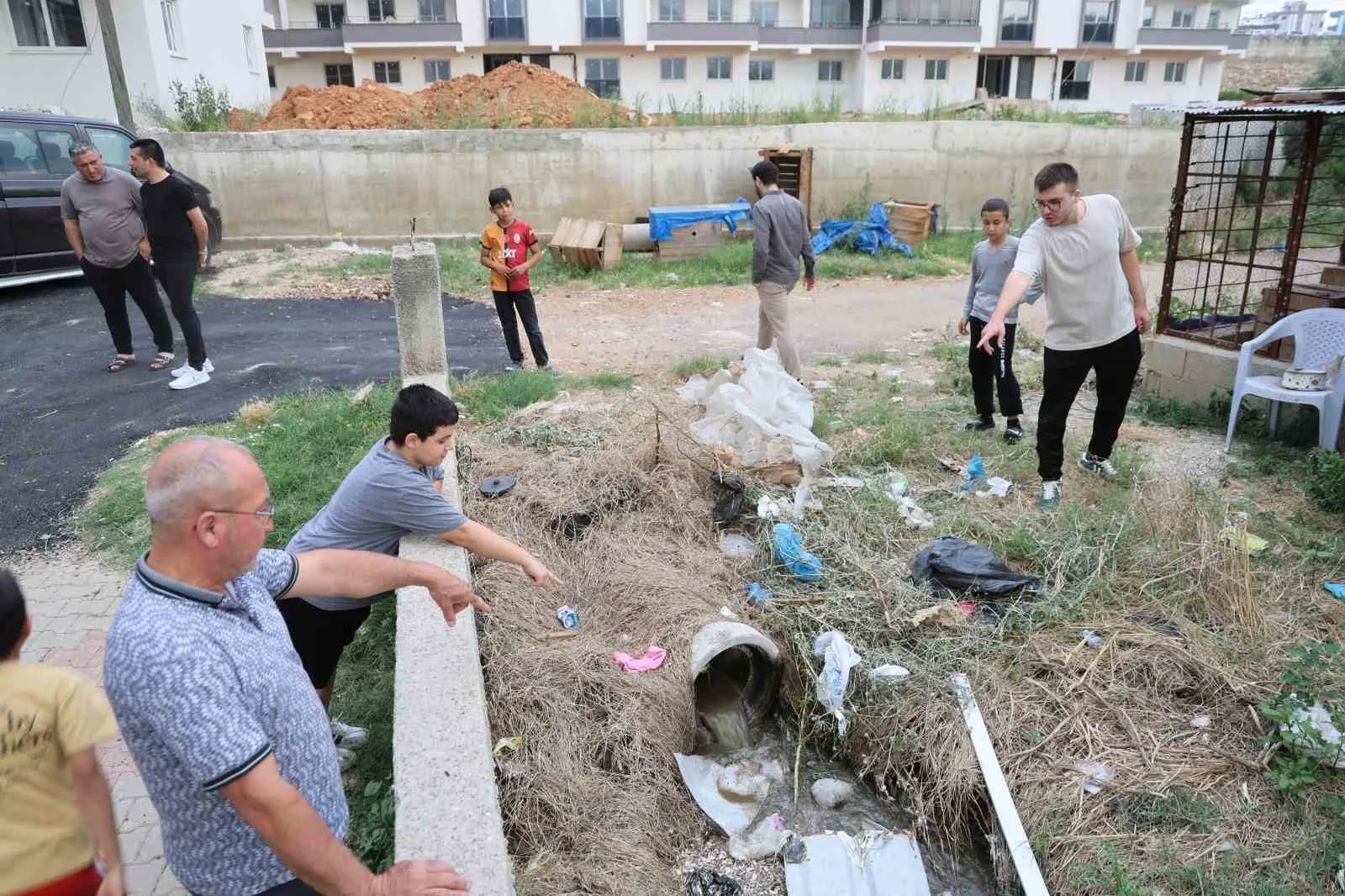 Kozan’da kanalizasyon kabusu: Dere yatağına bağlanan atıklar halkı isyan ettirdi