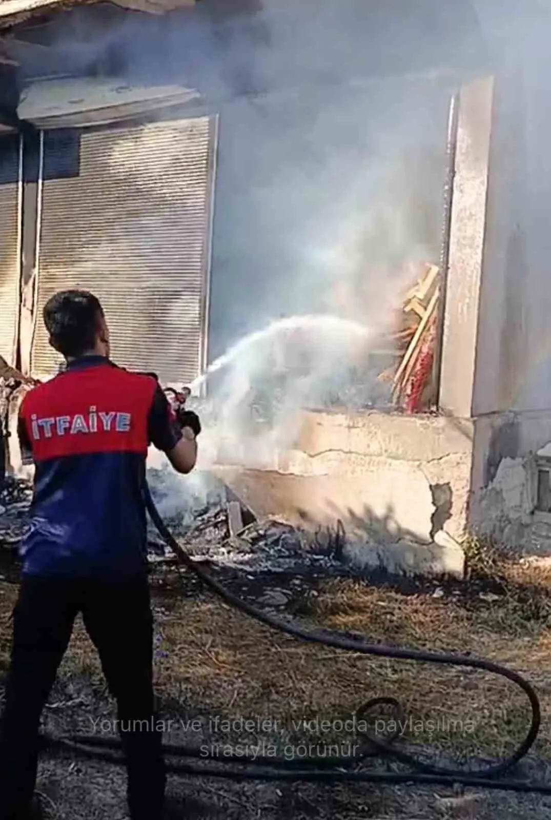 Alaplı’da geceyi aydınlatan alevler: Depoda çıkan yangın paniğe yol açtı
