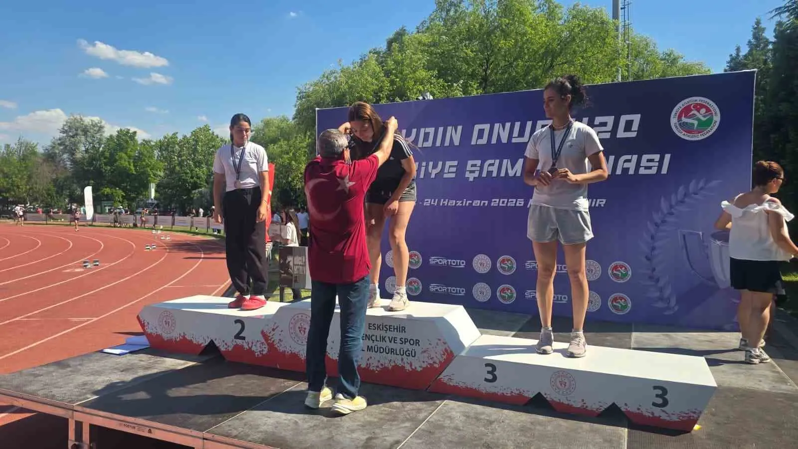 Eskişehir pistinde Aydın rüzgarı: Tuana Akgün zirveye adını yazdırdı