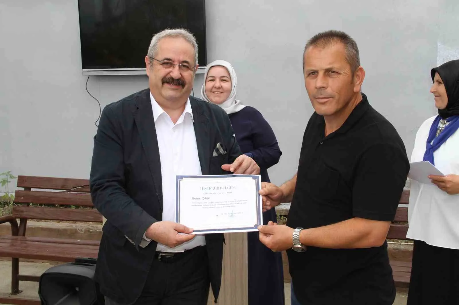 Fırçadan tuvale dökülen umutlar: Çarşamba’da iyileşme süreci sanatla taçlandı