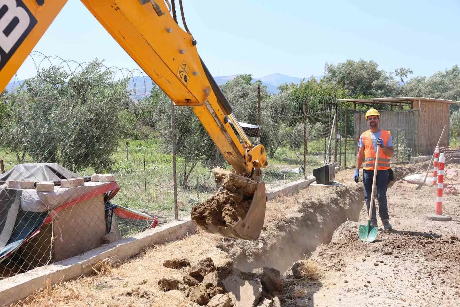 Menemen’de ısınma konforu başlıyor: Emiralem’de altyapı düğmesine basıldı