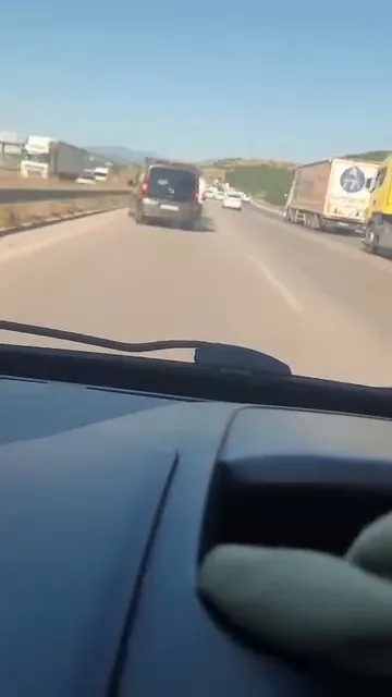 Bursa otobanında korku dolu anlar: Ölümden saniyelerle döndü