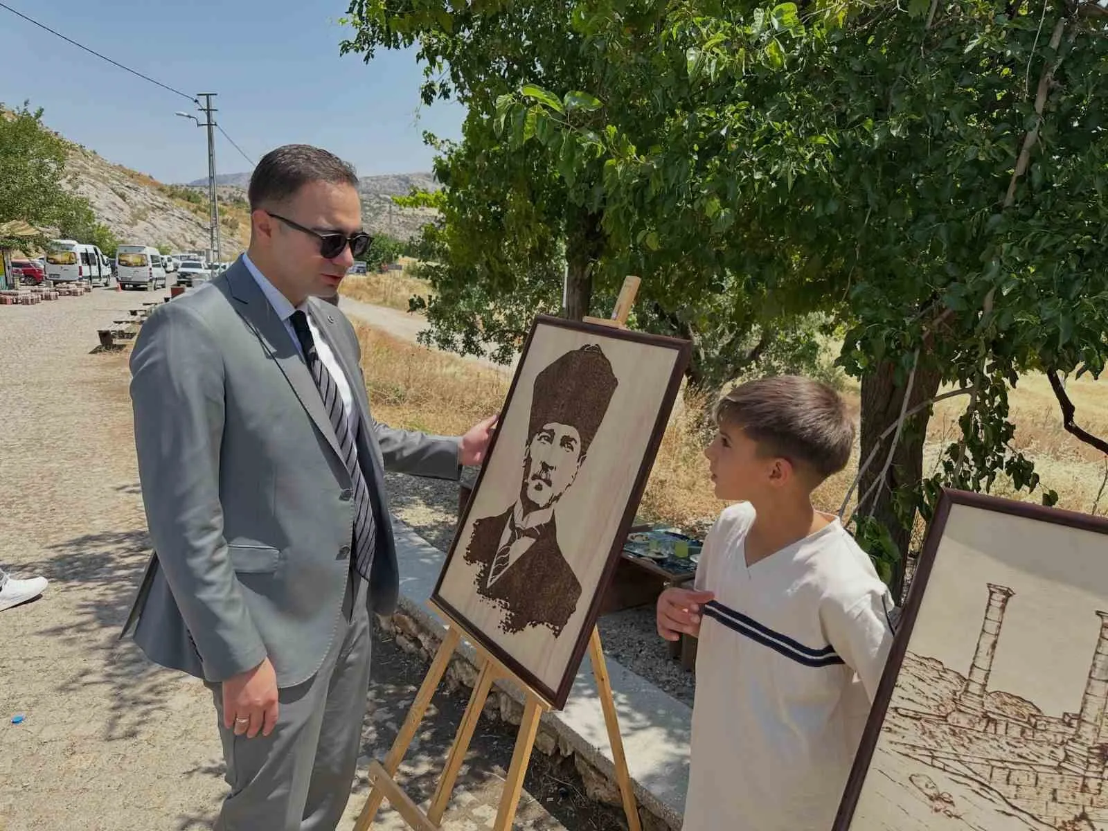 Tarihin gölgesinde sanat şöleni: Cendere Köprüsü’nde renkli sergi