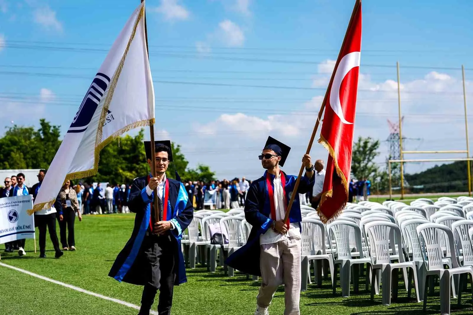 Sakarya Üniversitesi’nde mezuniyet coşkusu: Binlerce genç diplomalarına kavuştu