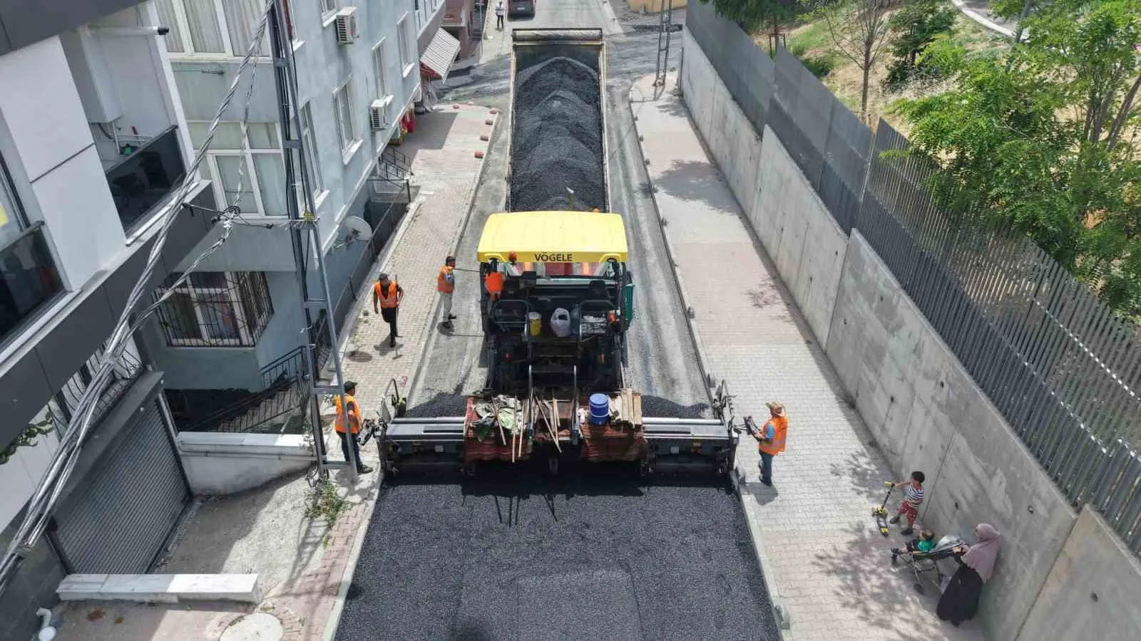 Küçükçekmece’de ulaşım standardı yükseliyor: Hedef 168 kilometre yenilenmiş yol