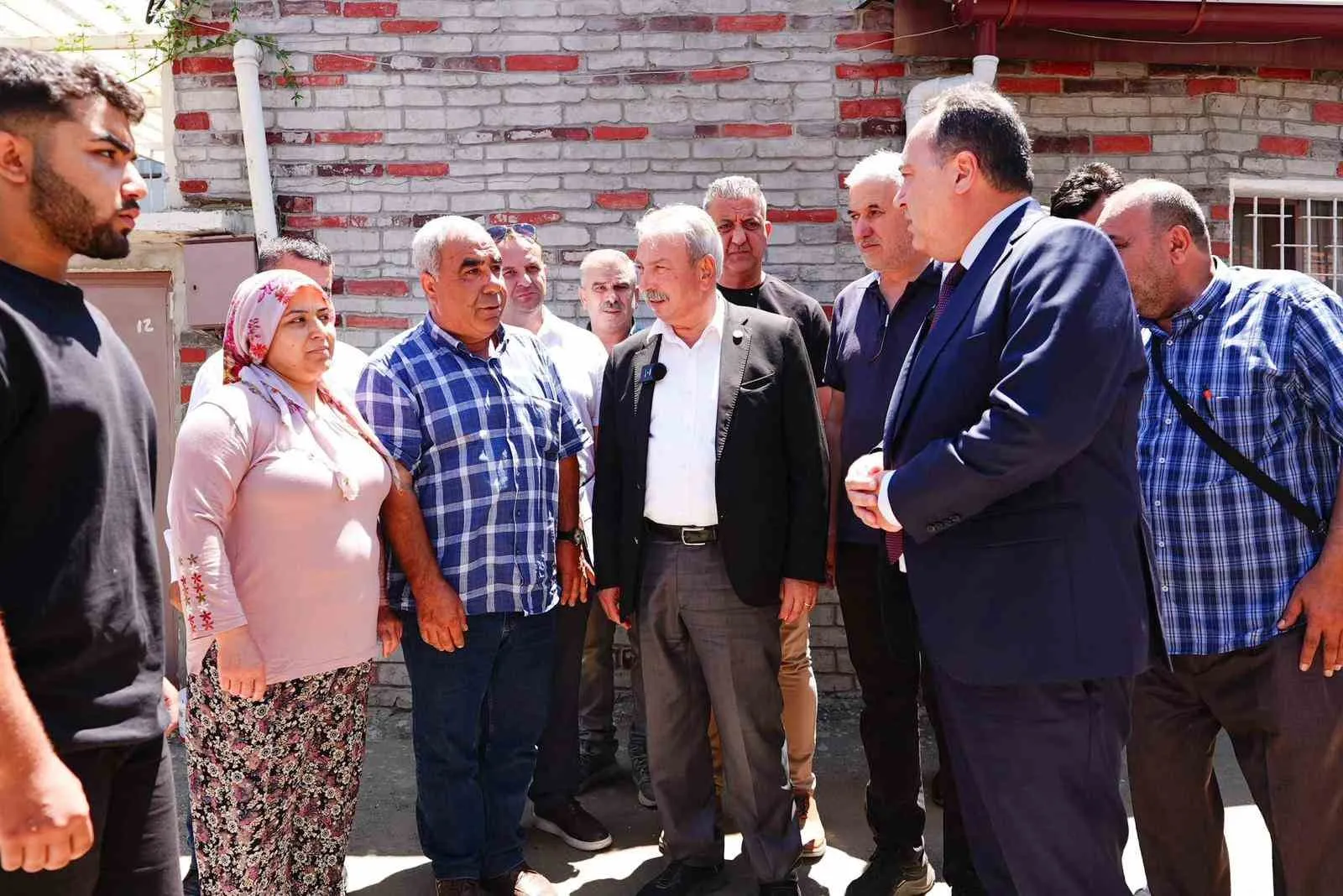 Salihli'de selin yaraları sarılıyor: Başkan Dutlulu'dan vatandaşlara doğrudan destek eli