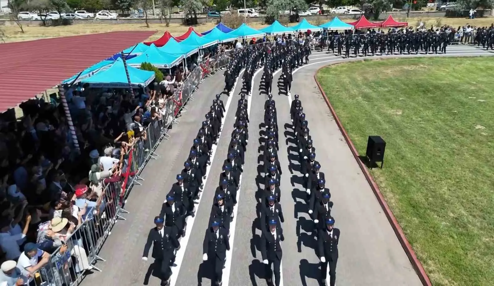 Aksaray’da gurur günü: 485 kadın polis adayı görevine uğurlandı