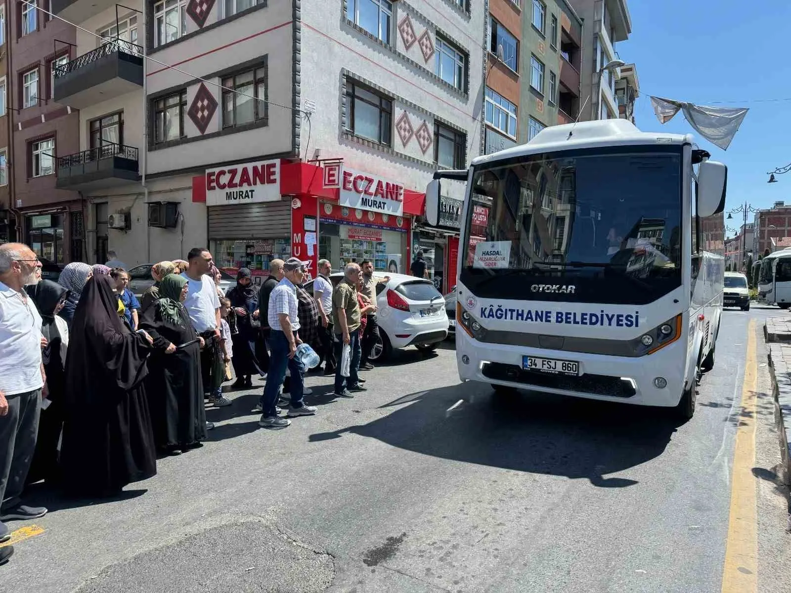 Kağıthane’de vefa yolculuğu: Kabir ziyaretleri artık daha zahmetsiz