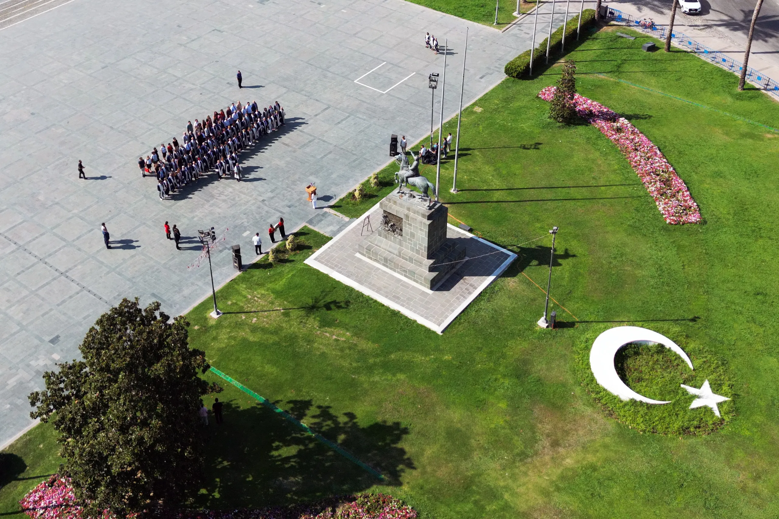 Dokuz Eylül Üniversitesi’nde 44. yıl gururu: Bilim yolculuğu hız kesmiyor