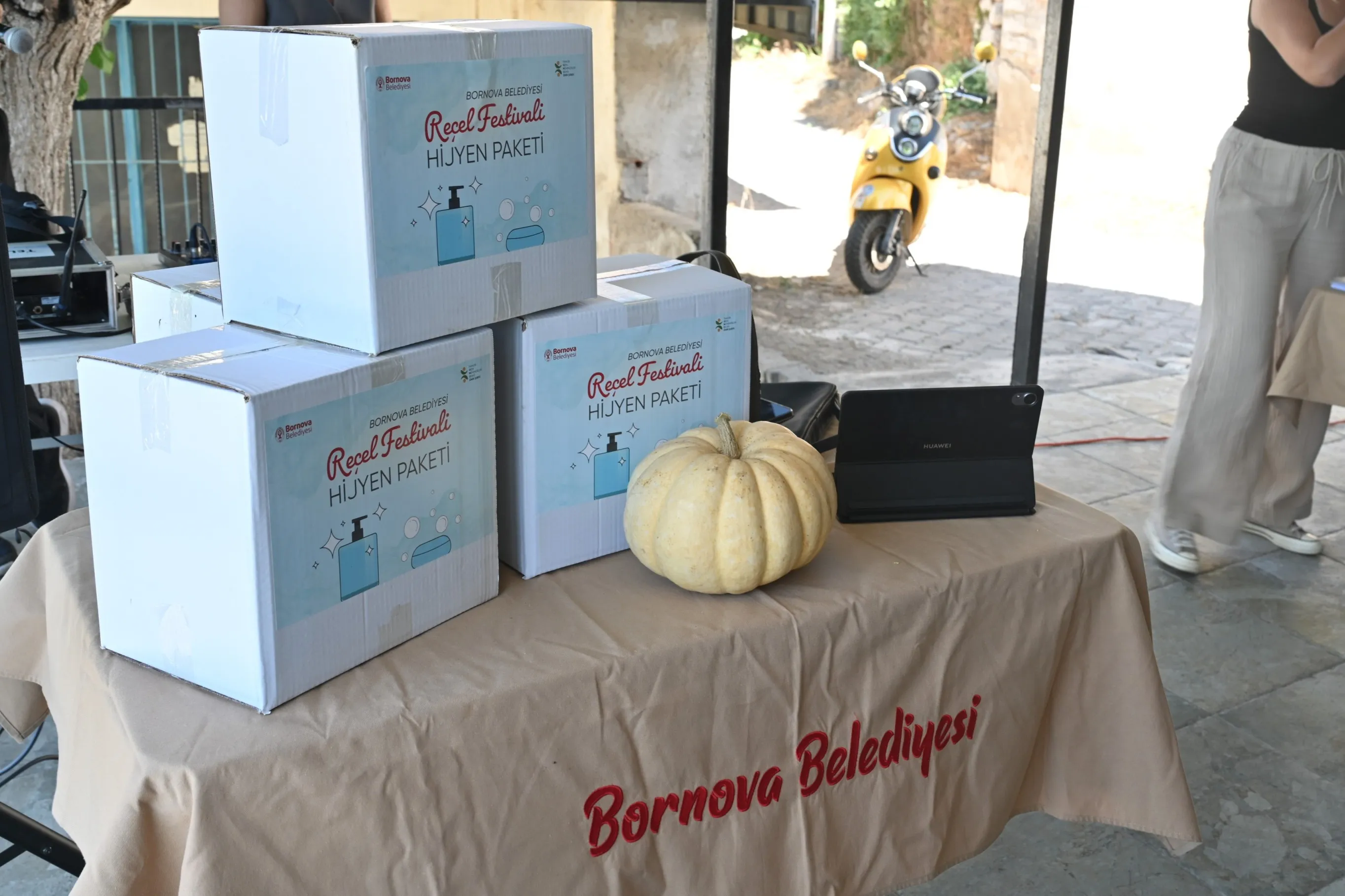Bornova'da reçel şöleni öncesi hijyen seferberliği