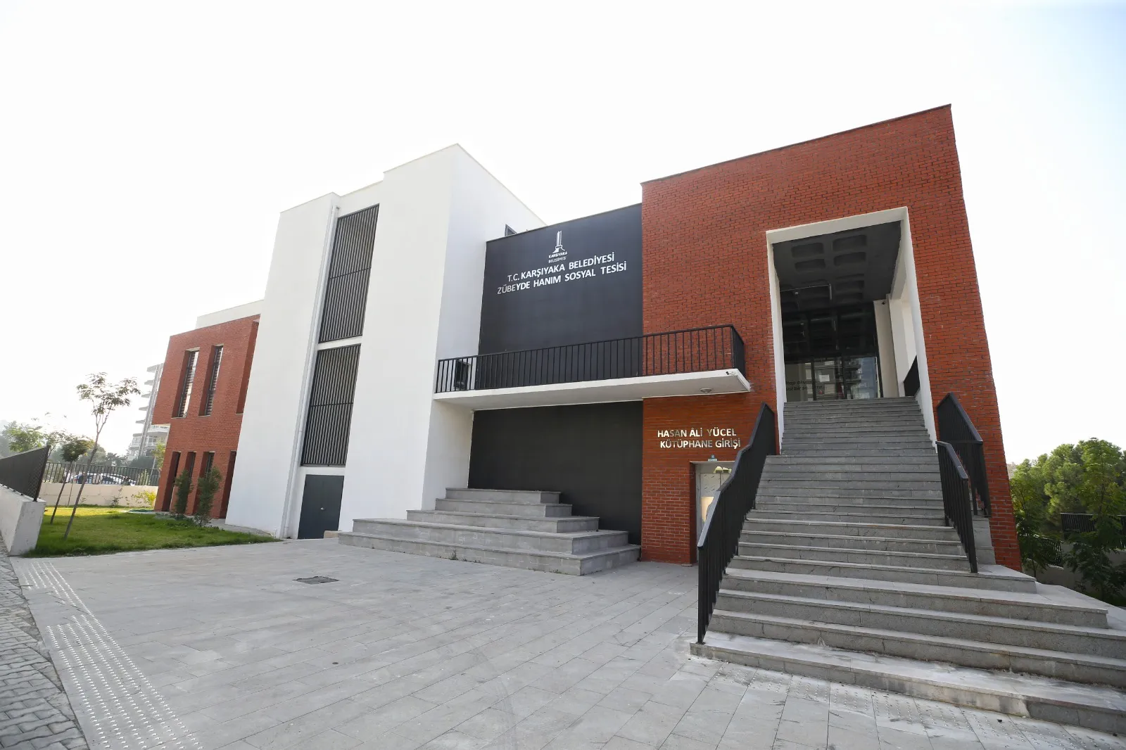 Karşıyaka’da sosyal yaşamın yeni adresi: Zübeyde Hanım Sosyal Tesisi kapılarını açtı