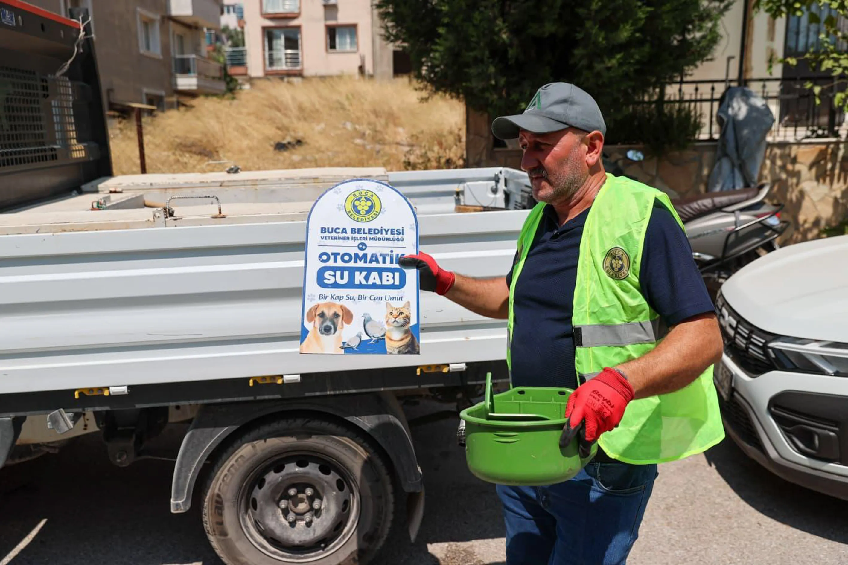 Buca'da kavurucu sıcaklara karşı can dostlara teknolojik çözüm